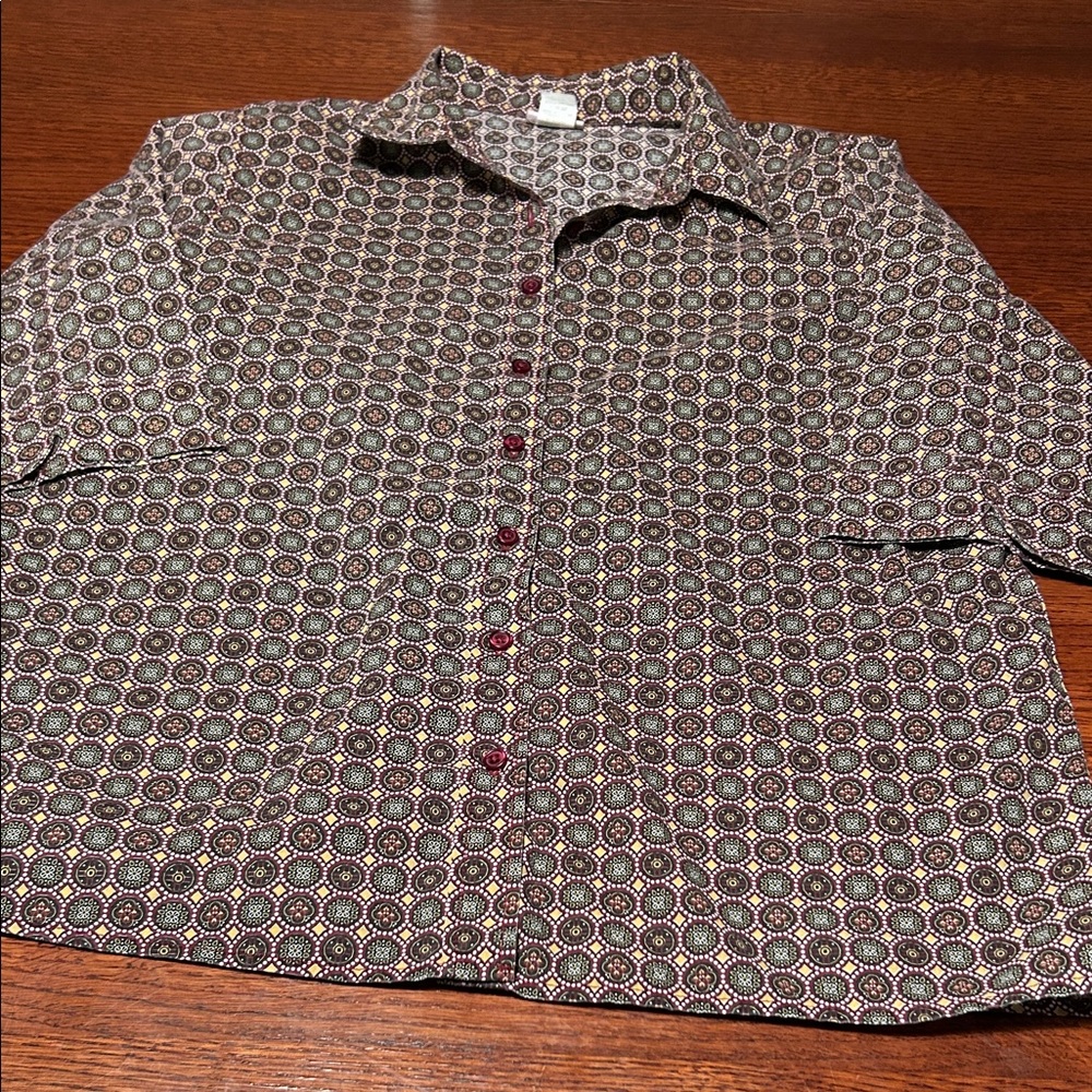 Chic Women's Patterned Button-Down Shirt - image 1